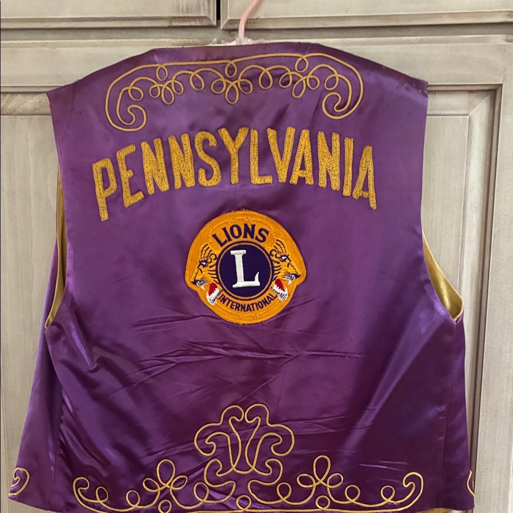 Lions Club International 60’s Purple and Gold Embroidered Vest - Picture 7 of 10